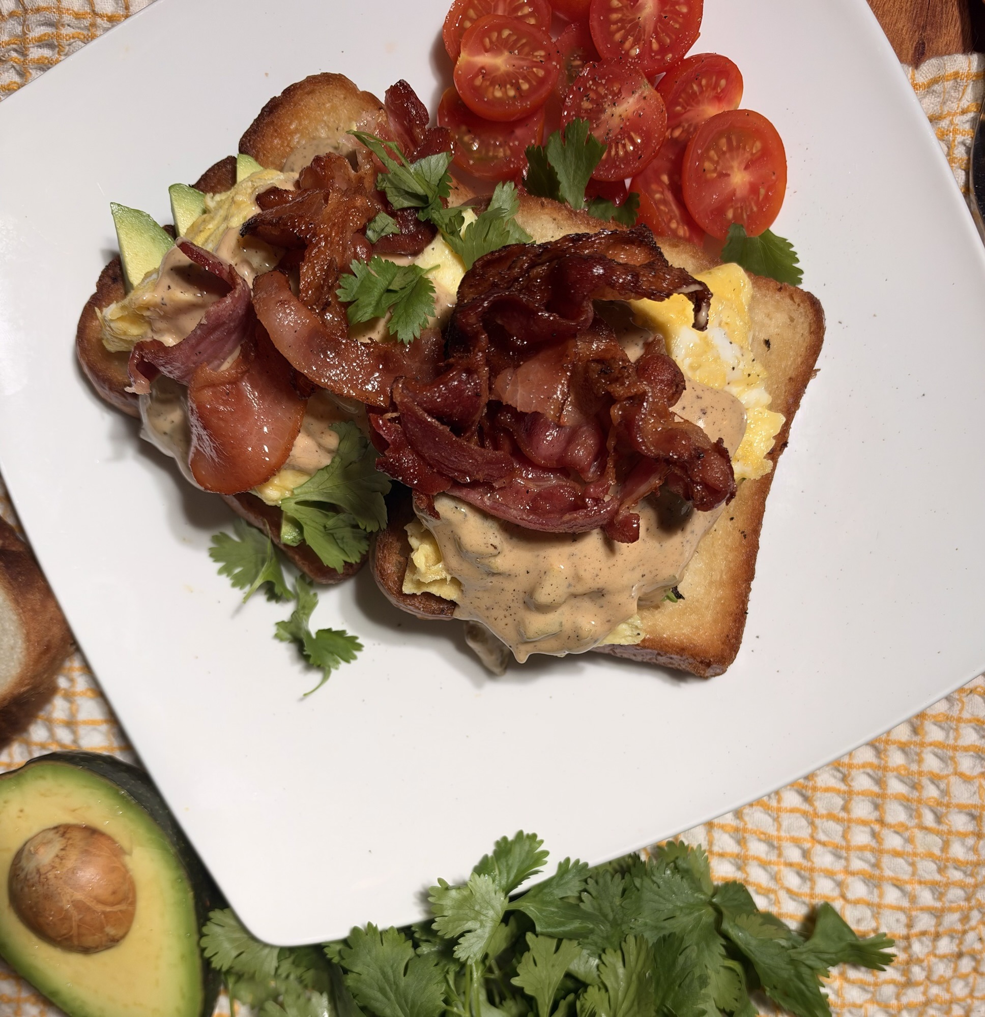Bacon, Egg & Queso Texas Toast